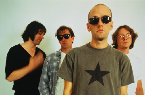 Everybody Hurts – REM