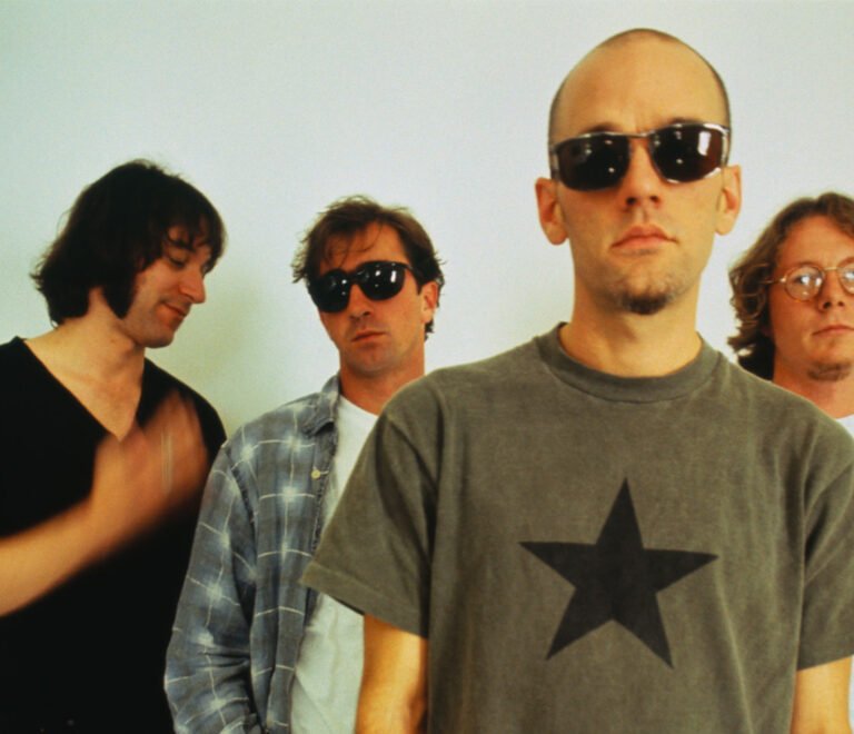 Everybody Hurts – REM